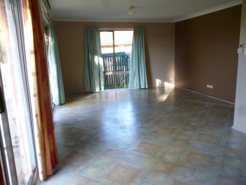 2/7 Donegal Court, Raceview QLD 4305