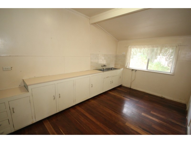 41 Ipswich Street, Riverview QLD 4303