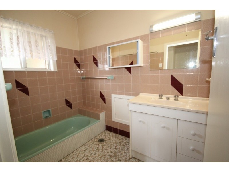 41 Ipswich Street, Riverview QLD 4303
