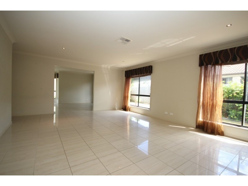 61 Juniper Street, Heathwood QLD 4110