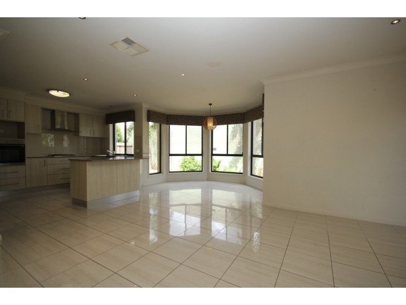 61 Juniper Street, Heathwood QLD 4110