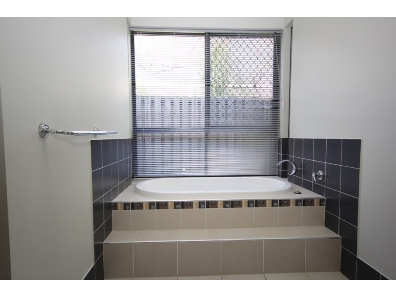 3 Viewpoint Drive, Springfield Lakes QLD 4300