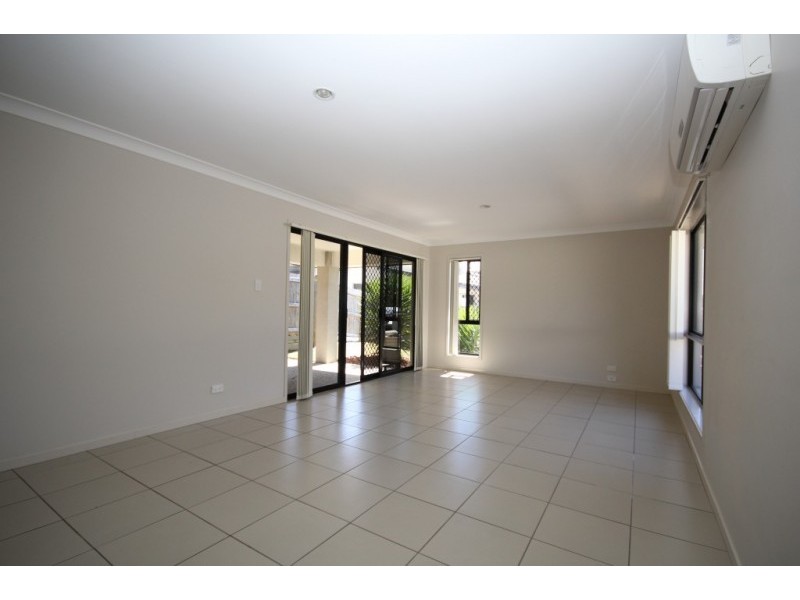 14 Alton Towers Street, Springfield Lakes QLD 4300