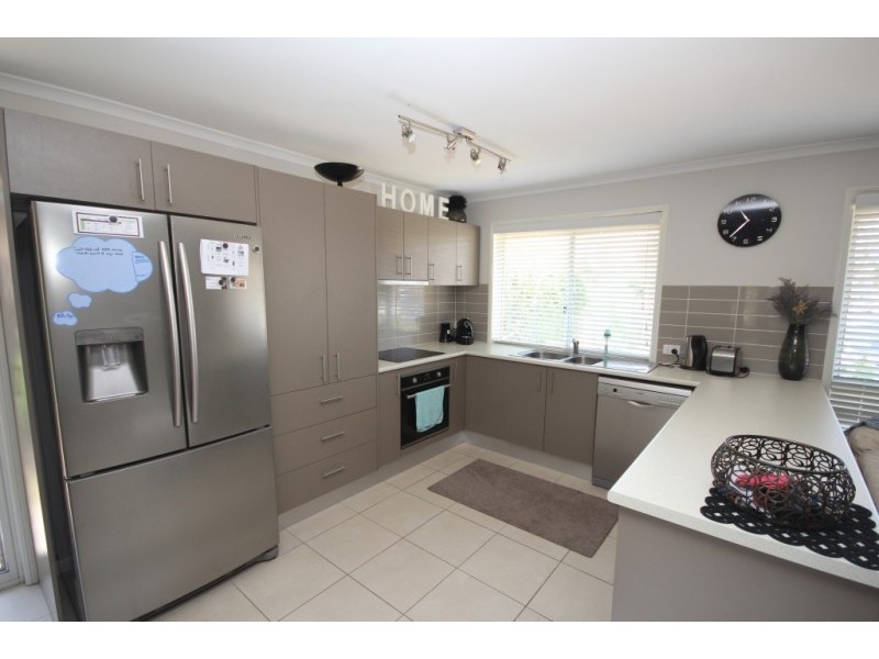 2/14 Mooney Close, Goodna QLD 4300