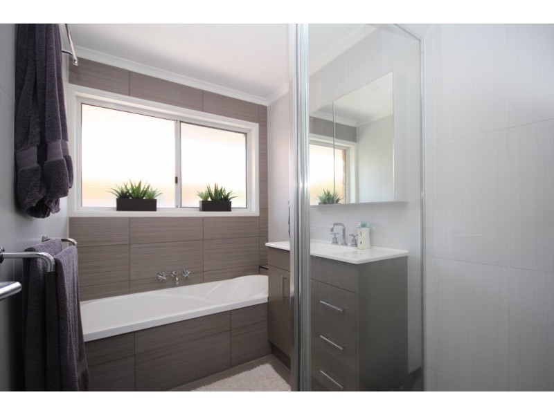 2/14 Mooney Close, Goodna QLD 4300