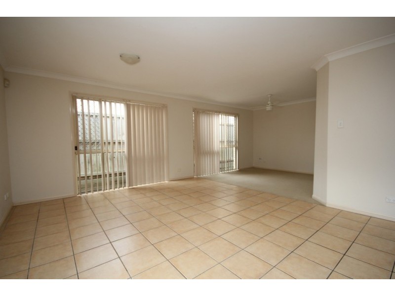 33 Greenleaf Avenue, Springfield Lakes QLD 4300