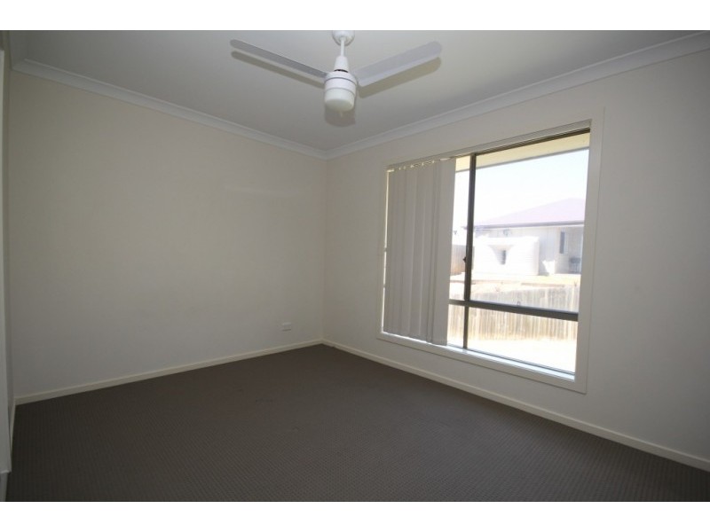 10 Lemongrass Place, Springfield Lakes QLD 4300