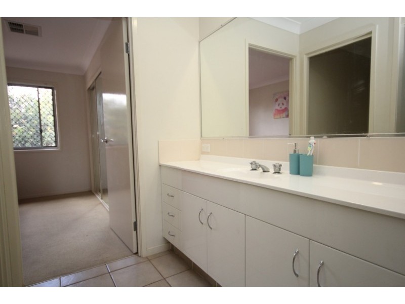 13 Creekside Drive, Springfield Lakes QLD 4300