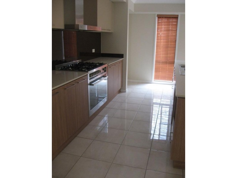 33 Parkview Drive, Springfield Lakes QLD 4300