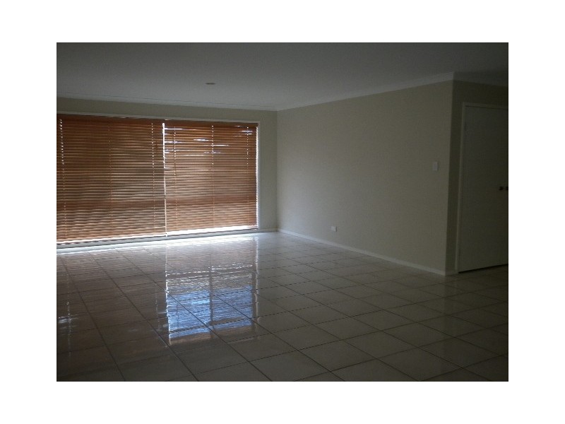 33 Parkview Drive, Springfield Lakes QLD 4300