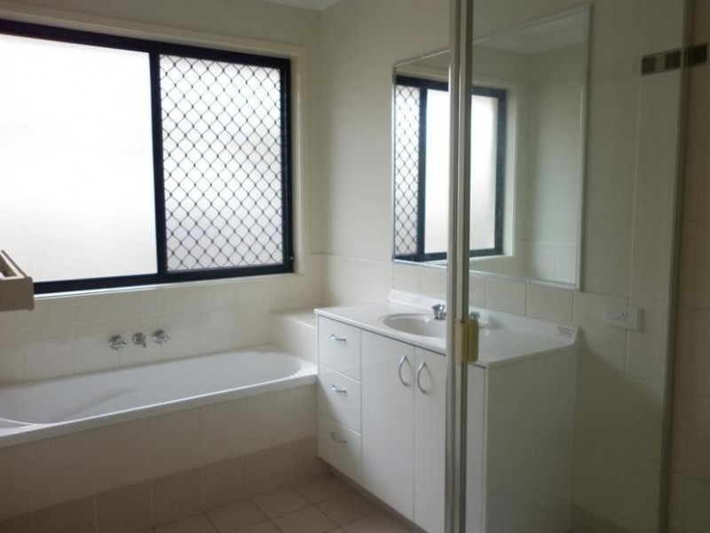 10 Caper Close, Springfield Lakes QLD 4300