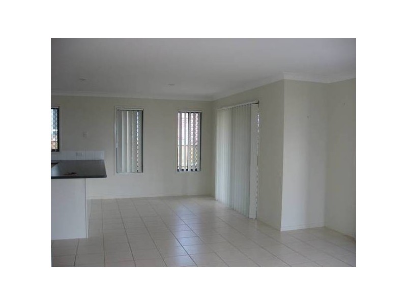 6 Treetops Ave, Springfield Lakes QLD 4300