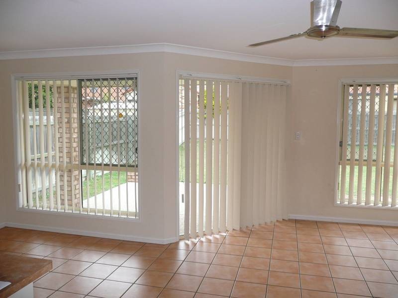 17 Drake Place, Forest Lake QLD 4078