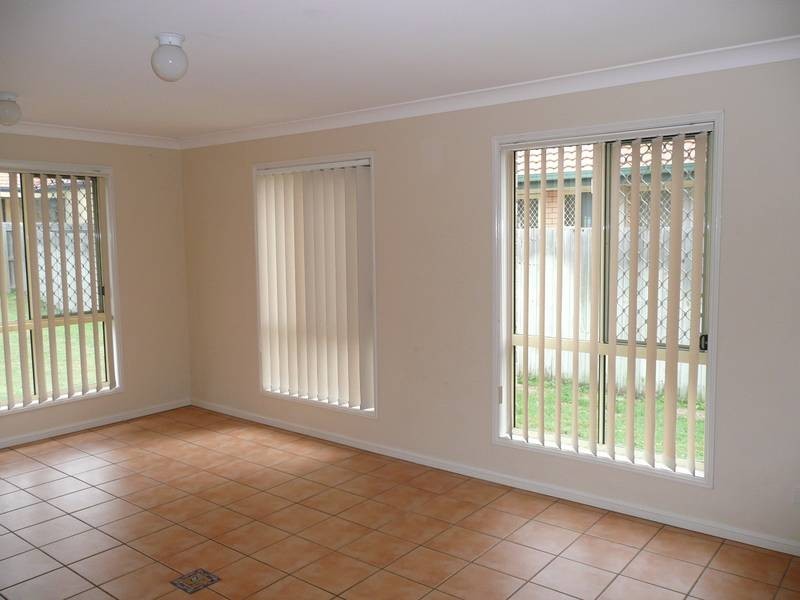 17 Drake Place, Forest Lake QLD 4078