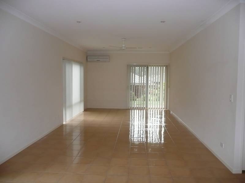 244 Lakeside Avenue, Springfield Lakes QLD 4300