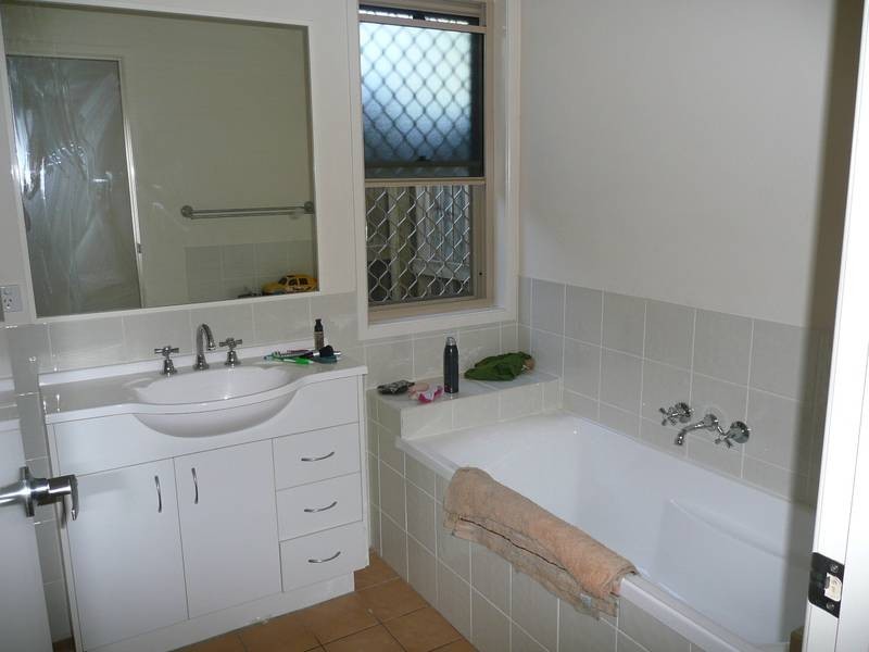 244 Lakeside Avenue, Springfield Lakes QLD 4300