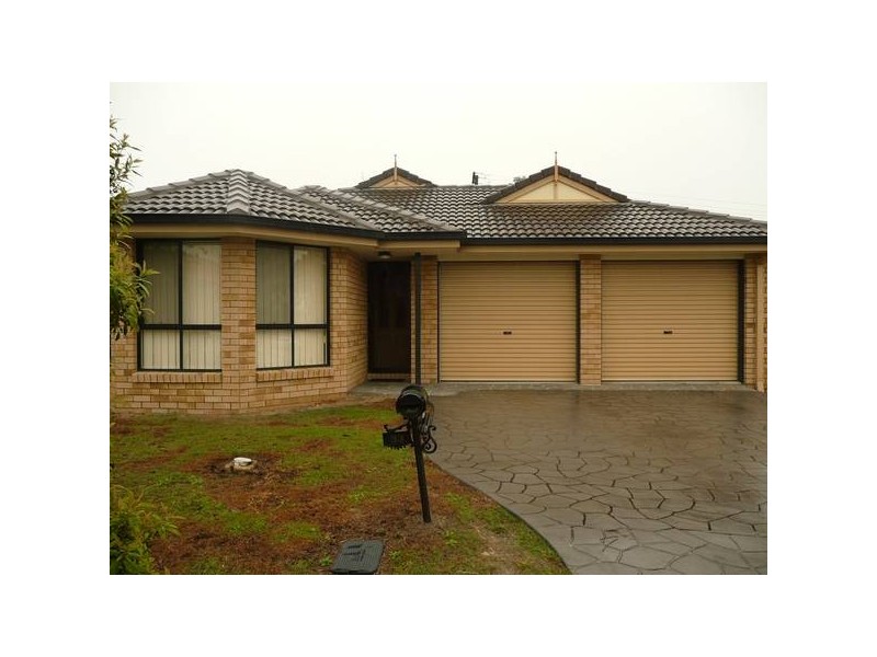 33 Harrison Crescent, Forest Lake QLD 4078
