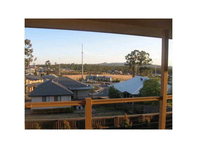 10 Flora Link, Springfield Lakes QLD 4300