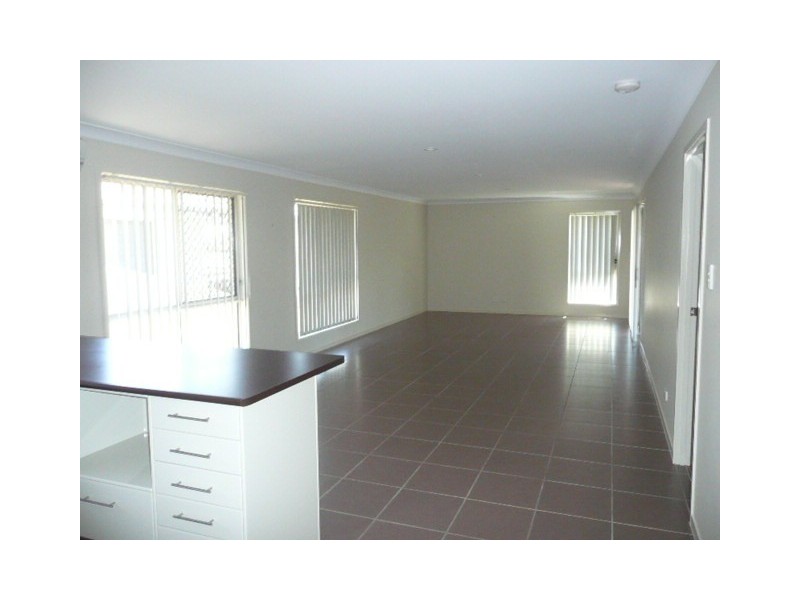 6 Shallowbay Drive, Springfield Lakes QLD 4300