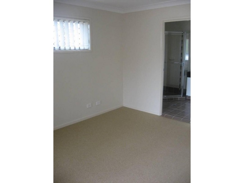 6 Shallowbay Drive, Springfield Lakes QLD 4300