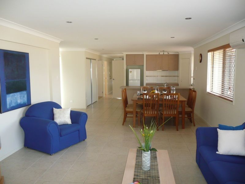 33 Riverside Crescent, Springfield Lakes QLD 4300