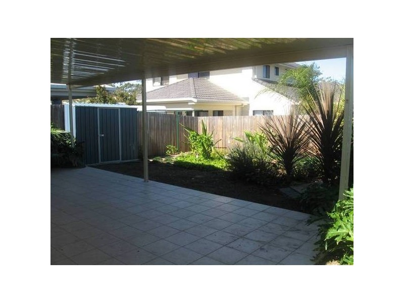 7 4 Coventina Crescent, Springfield Lakes QLD 4300