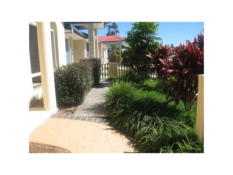7 4 Coventina Crescent, Springfield Lakes QLD 4300