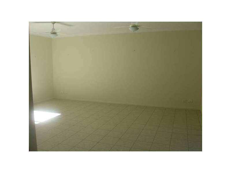 7 4 Coventina Crescent, Springfield Lakes QLD 4300