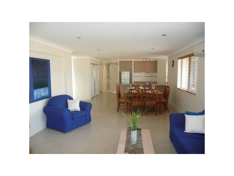 3 3 Riverside Crescent, Springfield Lakes QLD 4300