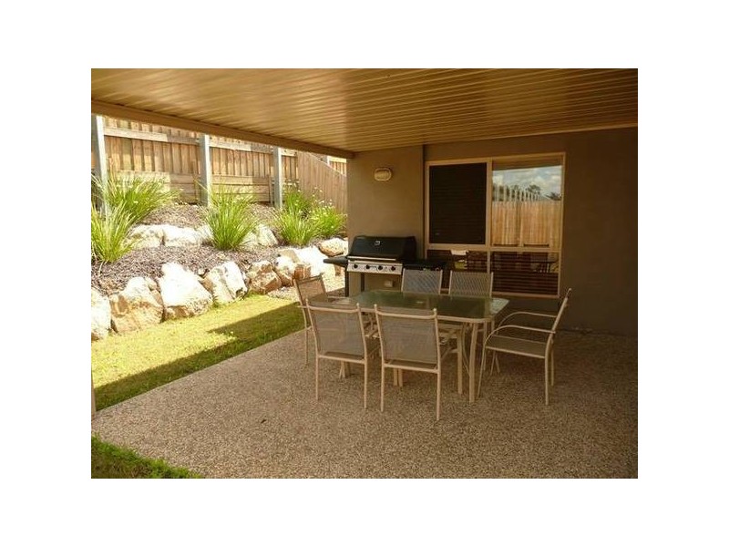 3 3 Riverside Crescent, Springfield Lakes QLD 4300