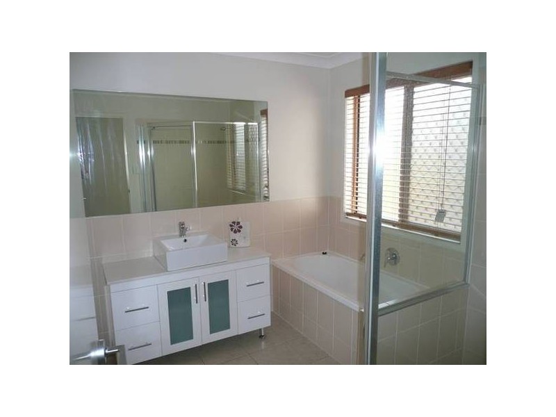 3 3 Riverside Crescent, Springfield Lakes QLD 4300