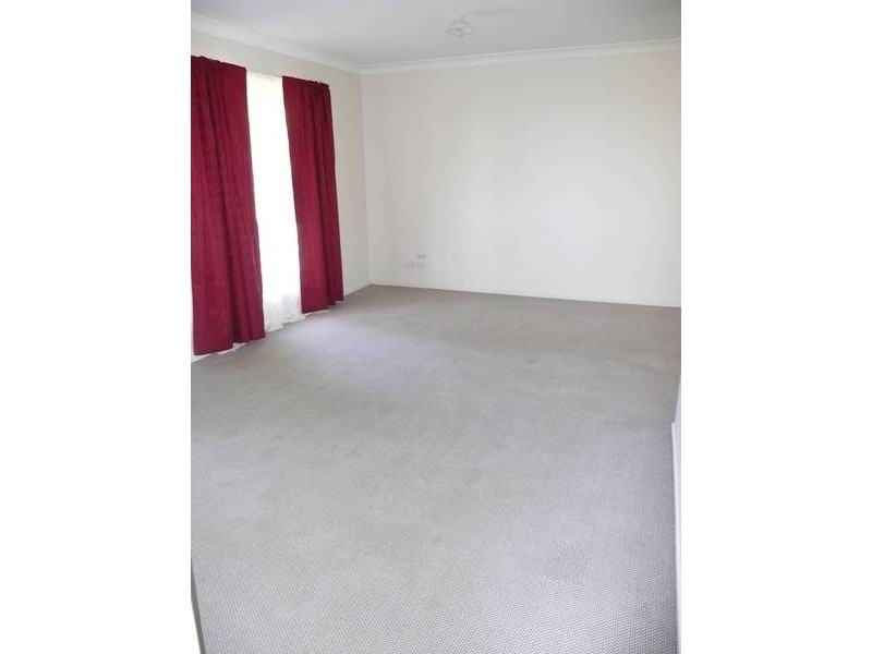 4 8 Greenway Circuit, Springfield QLD 4300