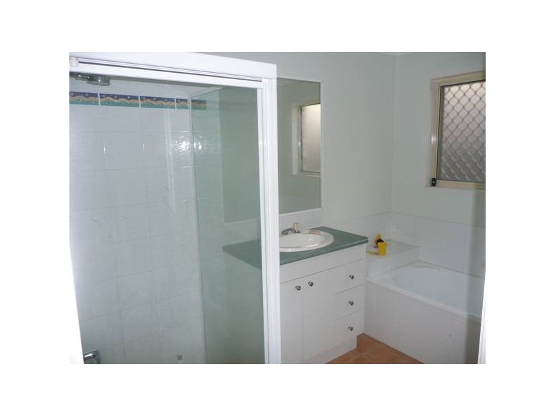 9 Crediton Place, Forest Lake QLD 4078