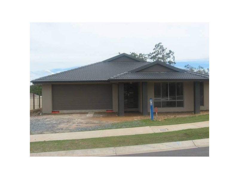 1 Berkeley CCT, Bellbird Park QLD 4300