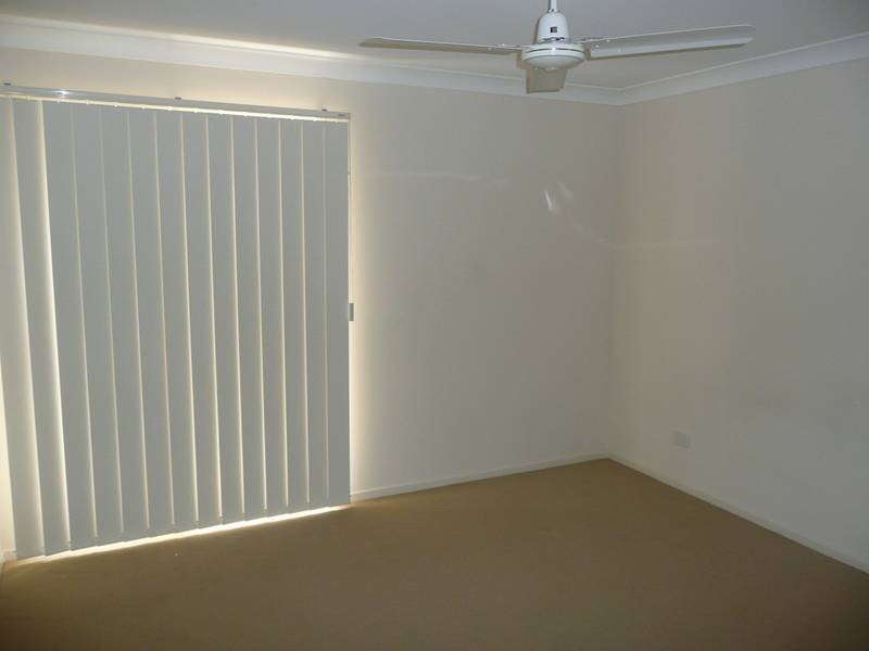 4 Freesia Close, Springfield Lakes QLD 4300
