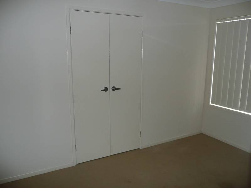 4 Freesia Close, Springfield Lakes QLD 4300