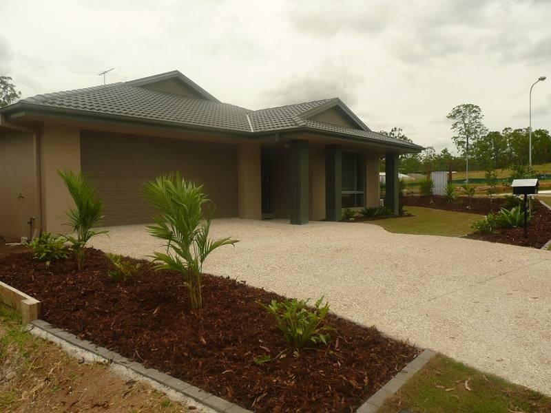 1 Berkeley CCT, Bellbird Park QLD 4300