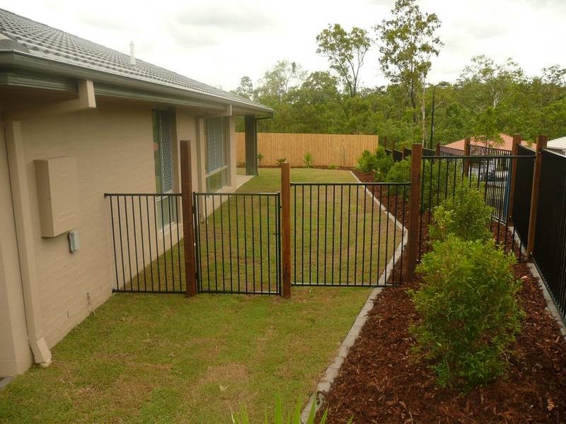 1 Berkeley CCT, Bellbird Park QLD 4300