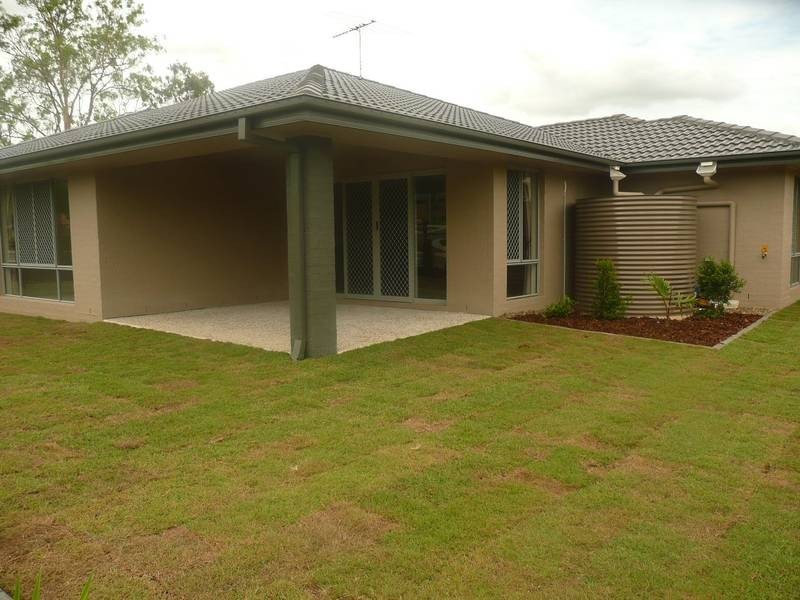 1 Berkeley CCT, Bellbird Park QLD 4300