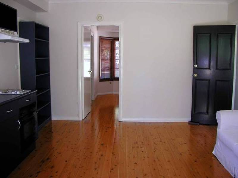 Kananook Avenue, Bayview NSW 2104