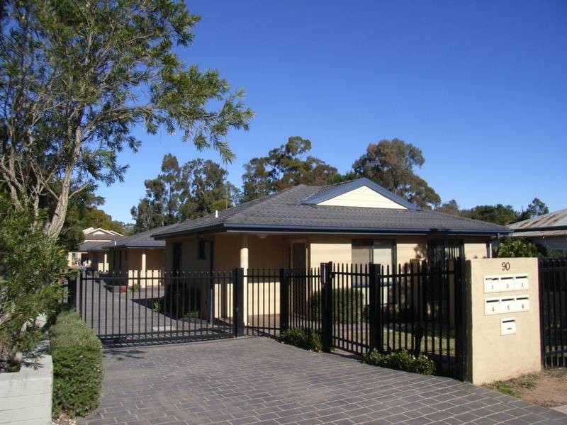 1/90 Lethbridge Street, Penrith NSW 2750