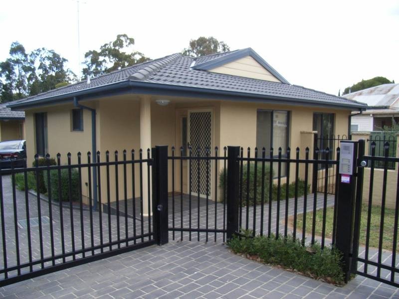 1/90 Lethbridge Street, Penrith NSW 2750