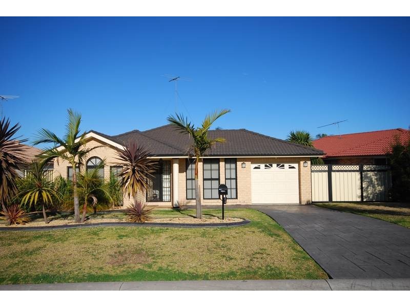 24 Waringa Crescent, Glenmore Park NSW 2745