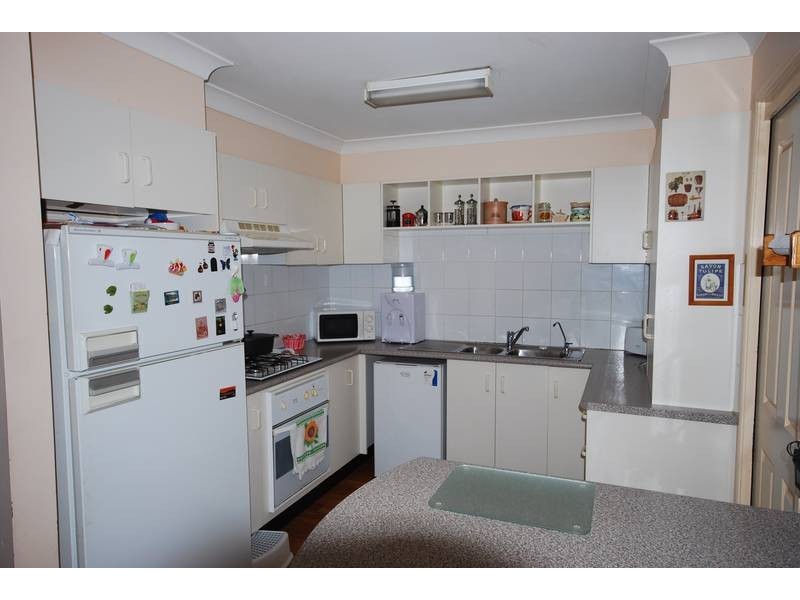 2/9-11 Thurston Street, Penrith NSW 2750