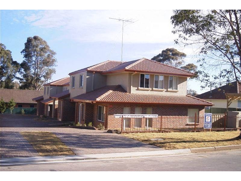 2/32 Barber Avenue, Penrith NSW 2750