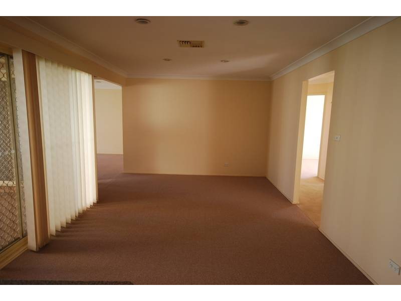 73 Muru Drive, Glenmore Park NSW 2745