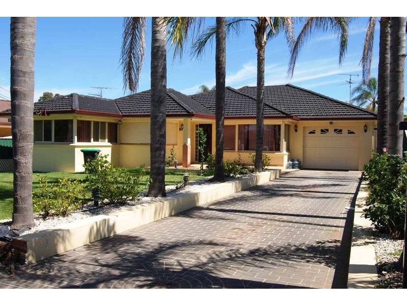 13 Benine Drive, Cambridge Park NSW 2747