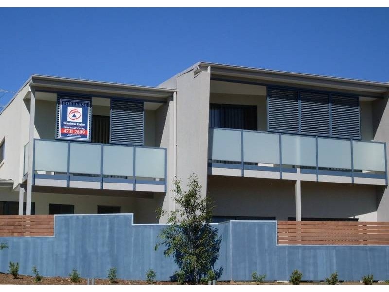 4/84 Woodlands Drive, Glenmore Park NSW 2745