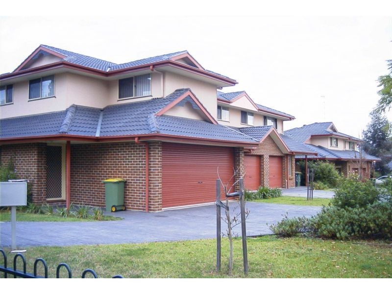 2/60 Lethbridge Street, Penrith NSW 2750