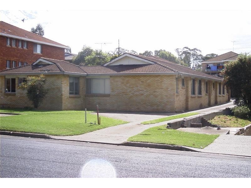 4/13 Santley Crescent, Kingswood NSW 2747